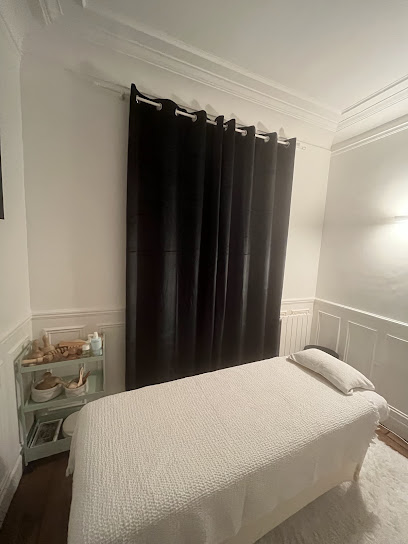 La Pause Harmonie - Emiline - Massages Bien Être Institut De Massage à Paris 10