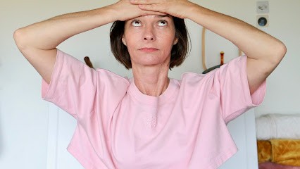 Julie CAZY Facialiste à Tours - Massage du visage Kobido - Yoga et taping du visage - Soins énergétiques, Institut de Massage à Ballan-Miré