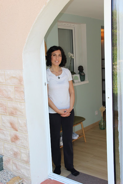 Salon Manara - Réflexologue - Esthéticienne - Massage Grasse - Institut De Massage à Grasse