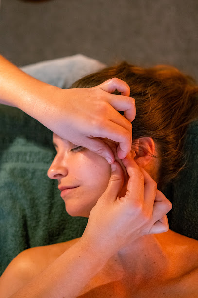Facialiste - Magic Touch Babe Institut De Massage à Marseille 06
