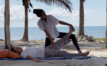 Massage Thaï À Domicile & Soin Énergétique - Remedios De Chuchi Institut De Massage à Cannes