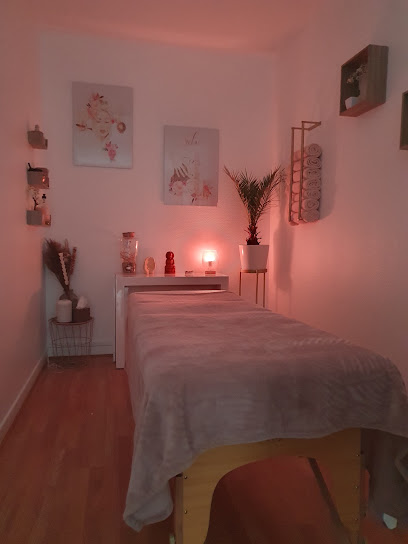 La Bulle De Cécily Massages Californien Pour Femmes/ Soins Reiki Pour Femmes/Hommes Et Enfants Institut De Massage à Savigny-le-Temple