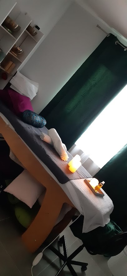 Céline De Andrade-Massage Féminin Spécialisé Réparation Émotionnelle , Fertilité-préconception, PMA -EuxvousEmois, Institut de Massage à Saint-Mard