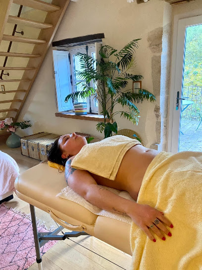 Laëtitia Rolland - Massage Conscient @Gintalaterrehappy, Institut De Massage à Thury