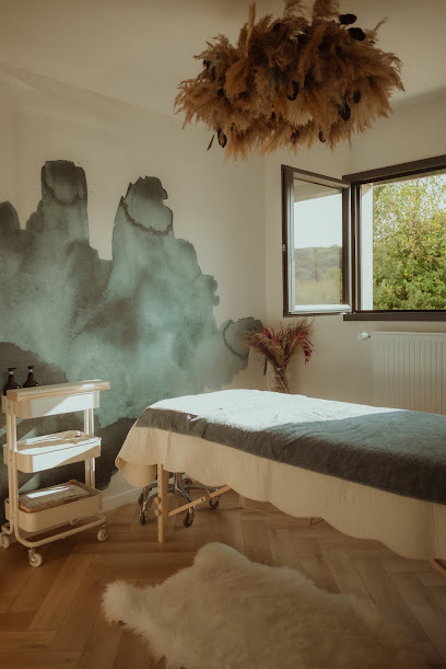 Studio Hanami, Marie - Spécialiste Kobido, Soins Japonais Institut De Massage à Saint-Vit
