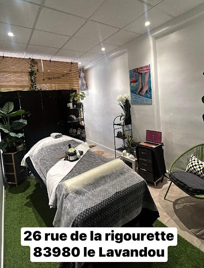 MASSAGES DRAINANTS KANJANA, Institut de Massage au Lavandou