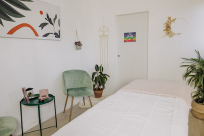 Floriane Thérapeute - Libération Émotionel - Massages & Energétique - Naturopathe - Yoga/Pilates Pré/Post Natal Institut De Massage à Bréal-sous-Montfort