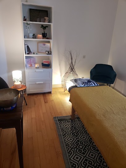 Massages Bien-être, Magnétisme Et Rebouteuse : Emilie. Sur Rendez-vous., Institut de Massage à Saint-Victor