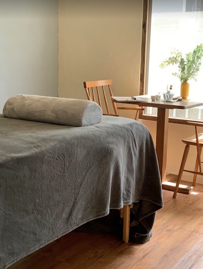 Massage Vannes - Angélique Talhouarne - YOIN, Institut de Massage à Séné