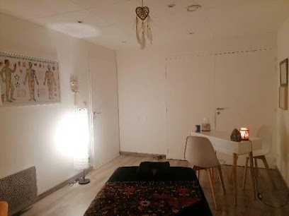 Julia Moillet Praticienne En Massage Bien-être, Institut de Massage à Vénéjan