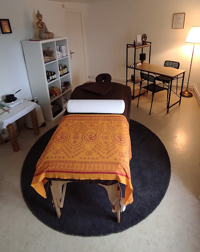 Océane Foulon - Serenity Studio Tours Institut De Massage à Tours