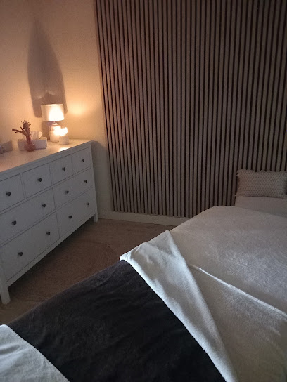 Les Soins D'anaïs- Experte En Massage- Soins Du Visage- Lumière Pulsée- La Roche Sur Yon Institut De Massage à la Roche-sur-Yon