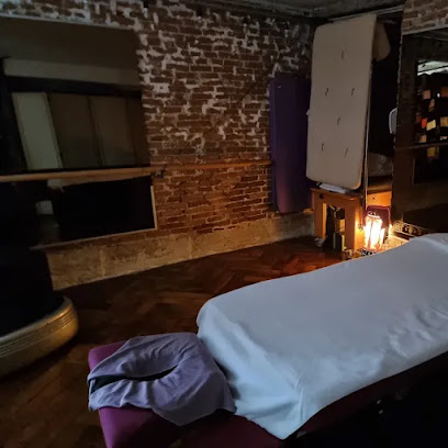 Waychi. Massage/Shiatsu/Thai/Deep/Chi Nei Tsang Institut De Massage à Paris 18