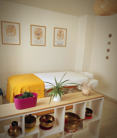 Om Shaanti, Institut De Massage à Boust