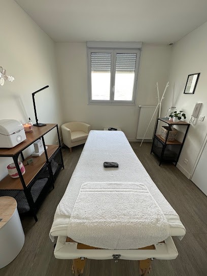 Laetitia Chauvin ~ Masseuse Visage (Kobido/Drainage/Guasha/Cours D'Automassage/Ateliers), Institut de Massage à Verneuil-sur-Seine