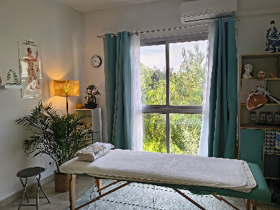 Anne-Suyin Gheung. Massages Thérapeutiques Traditionnels Chinois Institut De Massage à Villeneuve-Loubet