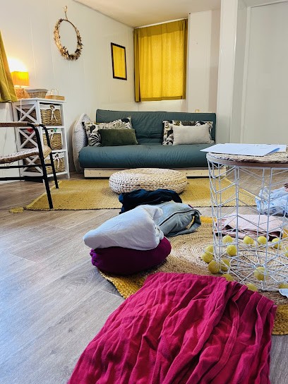 Deux Mains Pour Bien Naître, Institut de Massage à Moret-Loing-et-Orvanne