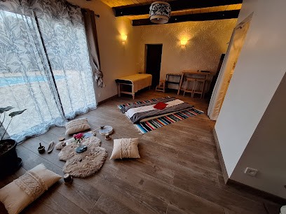 Gáyàtri Massages, Institut de Massage à Montséret