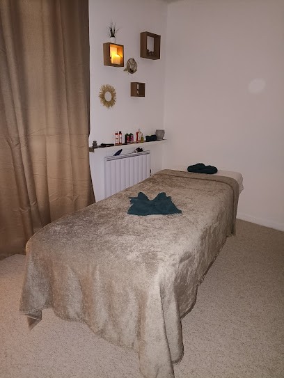 Massage Une Pensée Pour Soi By Alex, Institut de Massage aux Essarts-le-Roi