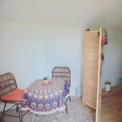 Marika - Massages du Monde, Institut de Massage à Salles