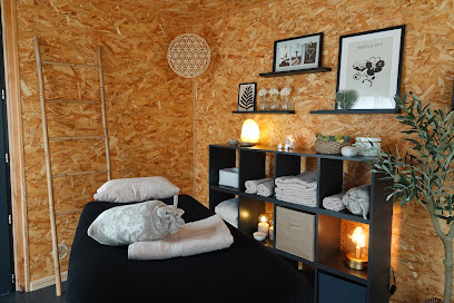 Massage & Spa La Cabane - St Jacques Des Blats Institut De Massage à Saint-Jacques-des-Blats