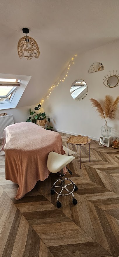 Facialiste D'Asie Charlotte Robin, Massages & Soins Visage, Spa Crânien Japonais. Lifting Drainage - Kobido, Institut de Massage à Sainte-Gemmes-sur-Loire