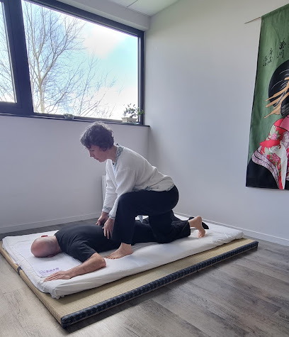 Maud Rabache-Leon — Massage Shiatsu, Chi Nei Tsang & Bien-Être À Saint-Contest Près De Caen Institut De Massage à Saint-Contest