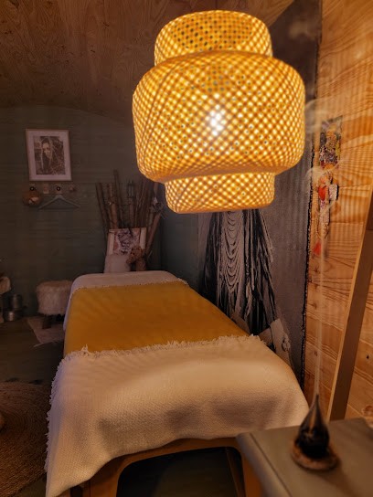 Chrys Bulles De Bien-être:Praticienne Professionnelle En Massages Bien-être Amérindien Ayurvédique, Magnétisme, Voyance, Institut de Massage à Saint-Paul-de-Jarrat