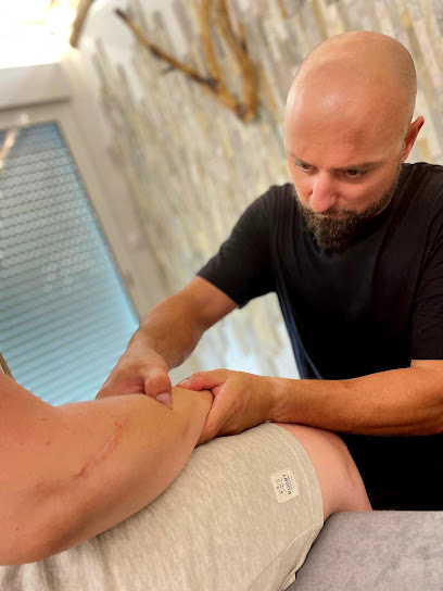 Julien Igoulin Massothérapeute/Massage Musculaire Et Articulaire & Préparation Et Récupération Sportive Institut De Massage à Beaufort